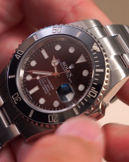 Watches 101: Reviewing The Rolex Submariner with Joey of @TheWristWatcher_