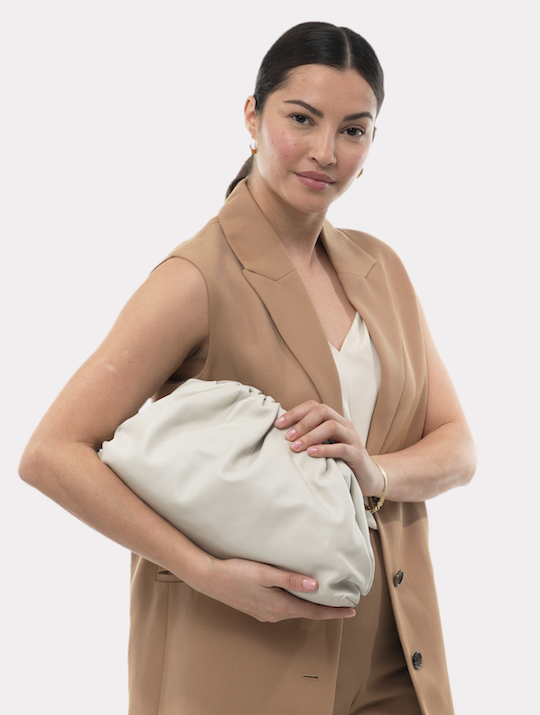 Location Sac De Luxe Bottega Veneta Chain Pouch Beige à 36€