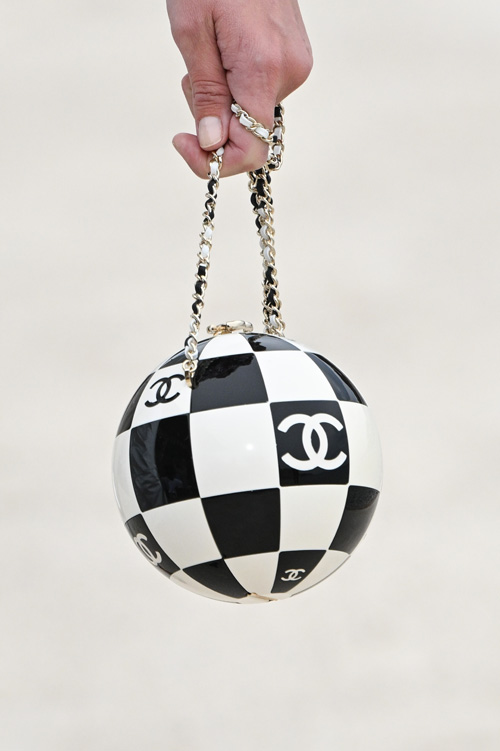 See the Bags of Chanel Cruise 2023 - The Vault