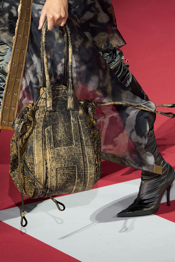 Louis Vuitton Bags and Shoes for Summer 2023 - RUNWAY MAGAZINE ® Official