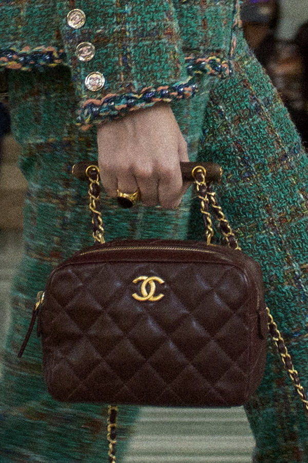 See the Bags at Chanel's 2022/2023 Métiers D'Art Show in Senegal