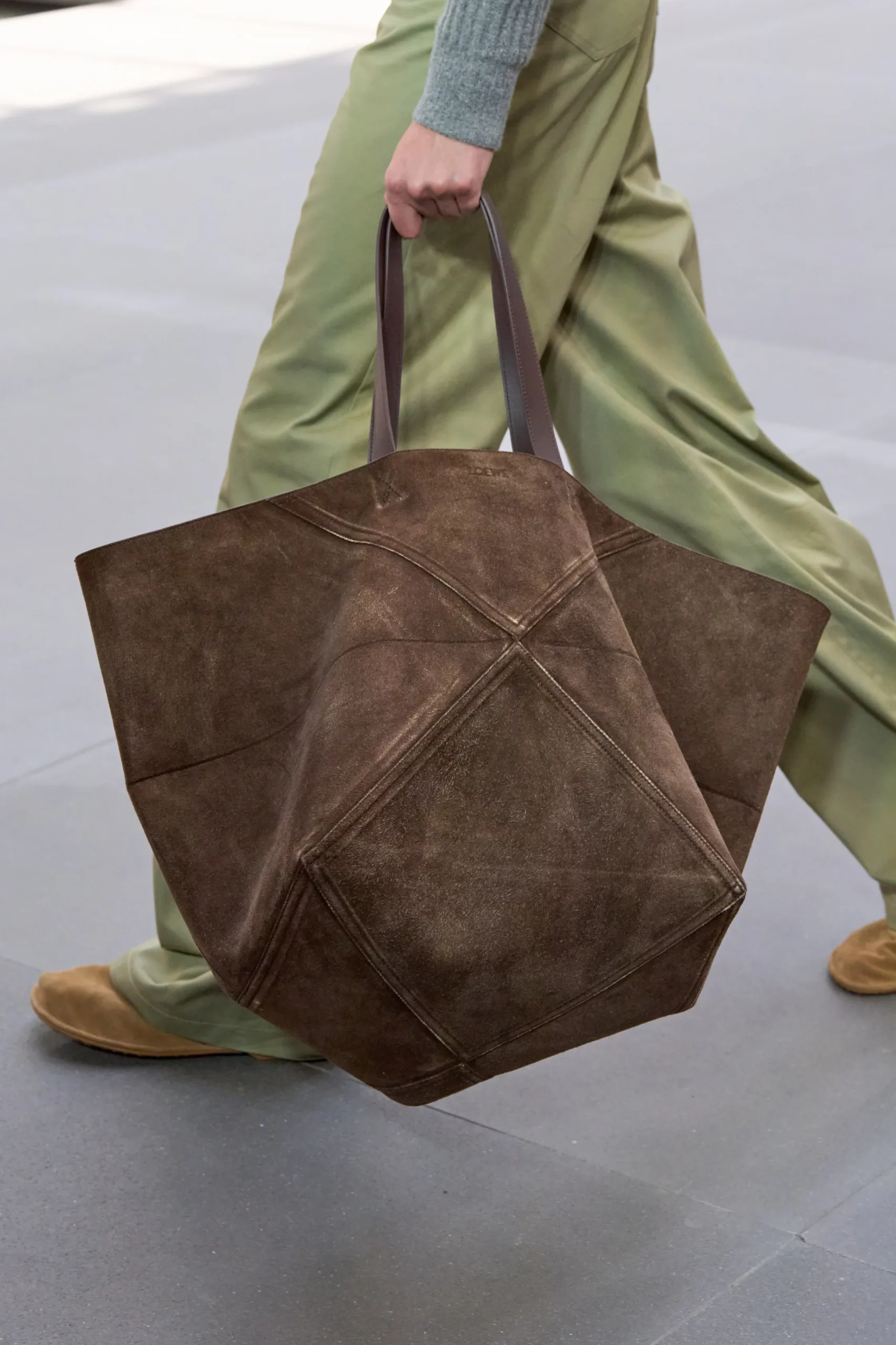 Loewe ビッグトートバッグ ベージュ SS24 Loewe ビッグトートバッグ ベージュ SS24 (LOEWE/トートバッグ