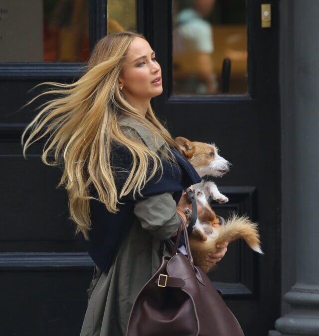 Bag Spy: Jennifer Lawrence