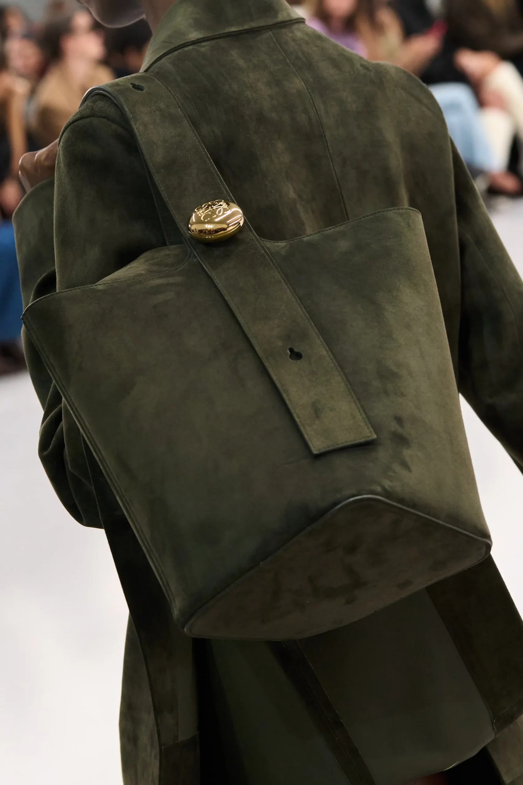 24PF new/LOEWE スクイーズギャザートートバッグ Bag Green Loewe 'Puzzle Medium' shopper bag | Men's Bags | Vitkac