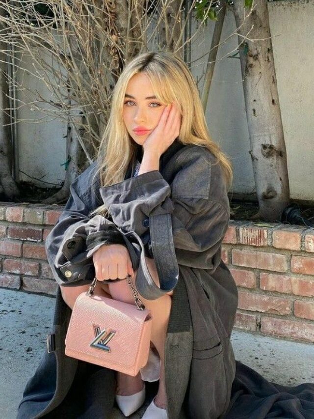 Bag Spy: Sabrina Carpenter